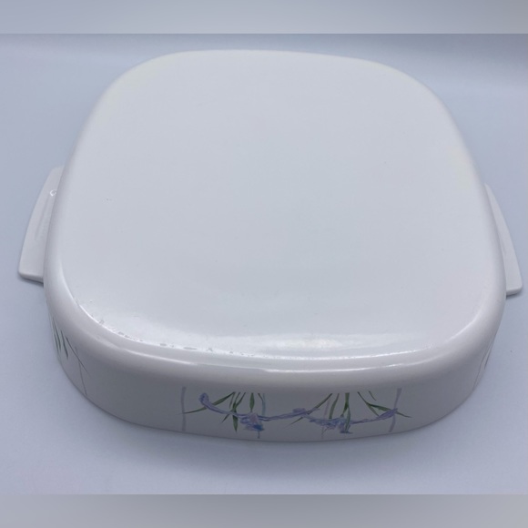 Vintage Corningware Shadow of Iris Casserole Dish 2.5L - Picture 10 of 15